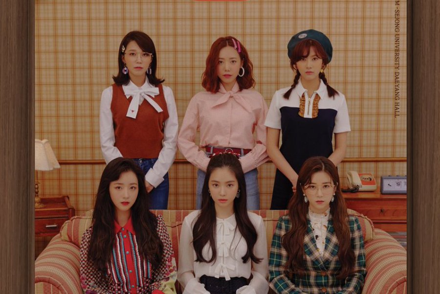 soompi's tweet photo. #Apink Shares Cute Album Cover For 8th Anniversary Single https://t.co/dIiWqieQ7P https://t.co/0BOE2cV7P2