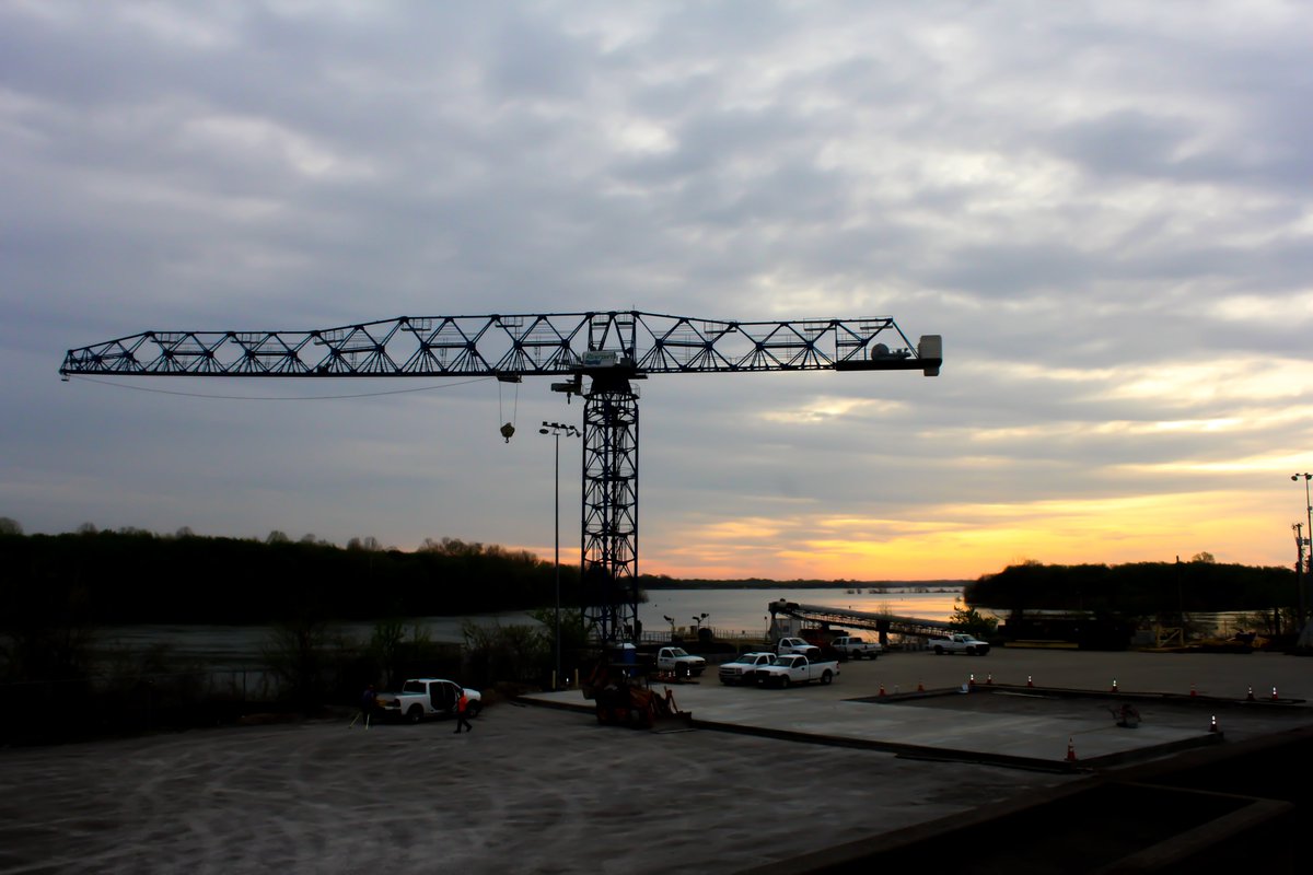 PadRiverport's tweet photo. Last week, we began pouring the 14" concrete slab for our @DeltaRegional Ground Hardening Project!

This project will improve our port's infrastructure in preparation for our #ContainerOnBarge service!

#DRAGrant #PortOfPaducah #Containers #InlandWaterways #Infrastructure #Ports https://t.co/mTLvKp3NVc