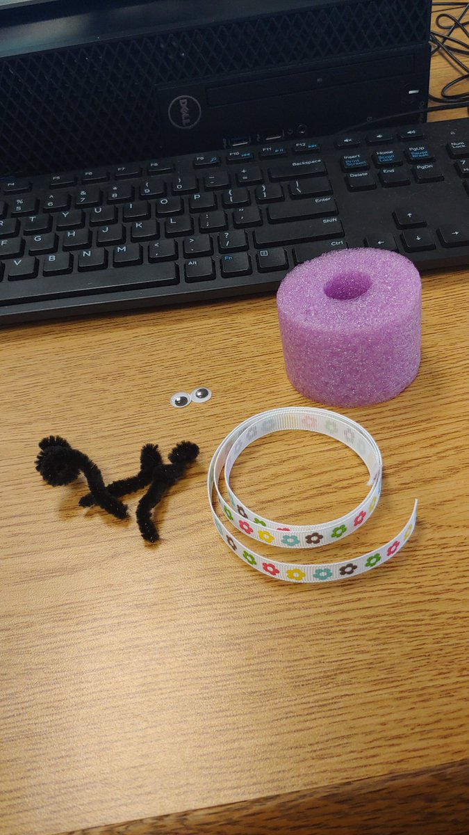 ms_chinery's tweet photo. What can you make with these pieces?! Get creative and explore! #designthinkingIII #tec207 @mgcjusa https://t.co/Ibz4GAAWMd