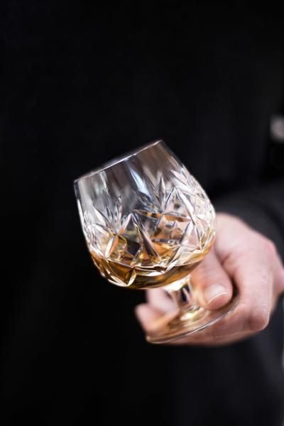 Sometimes the simpler the better. Exceptional ingredients transformed into liquid gold.... buff.ly/2NCEFLE #britishrum #rum #drinkresponsibly #spicedrum #cornishrum