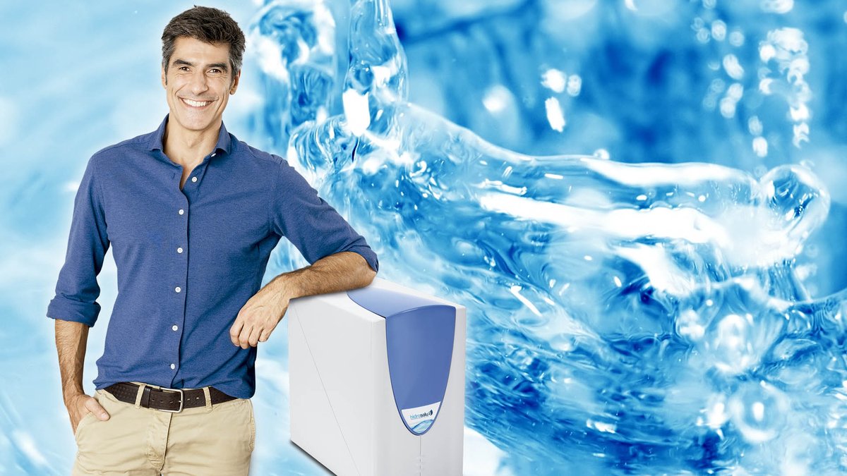 HidrosaludVLC's tweet photo. #Hidrobox te proporciona agua osmotizada y alcalinizada, convirtiéndose en la manera más cómoda  y natural de beber agua de la más alta calidad en tu hogar. @JorgeFdezTV 
#ÓsmosisInversa #BebeAgua #AguaPura #FelizSemana https://t.co/G9ubzD7l5T