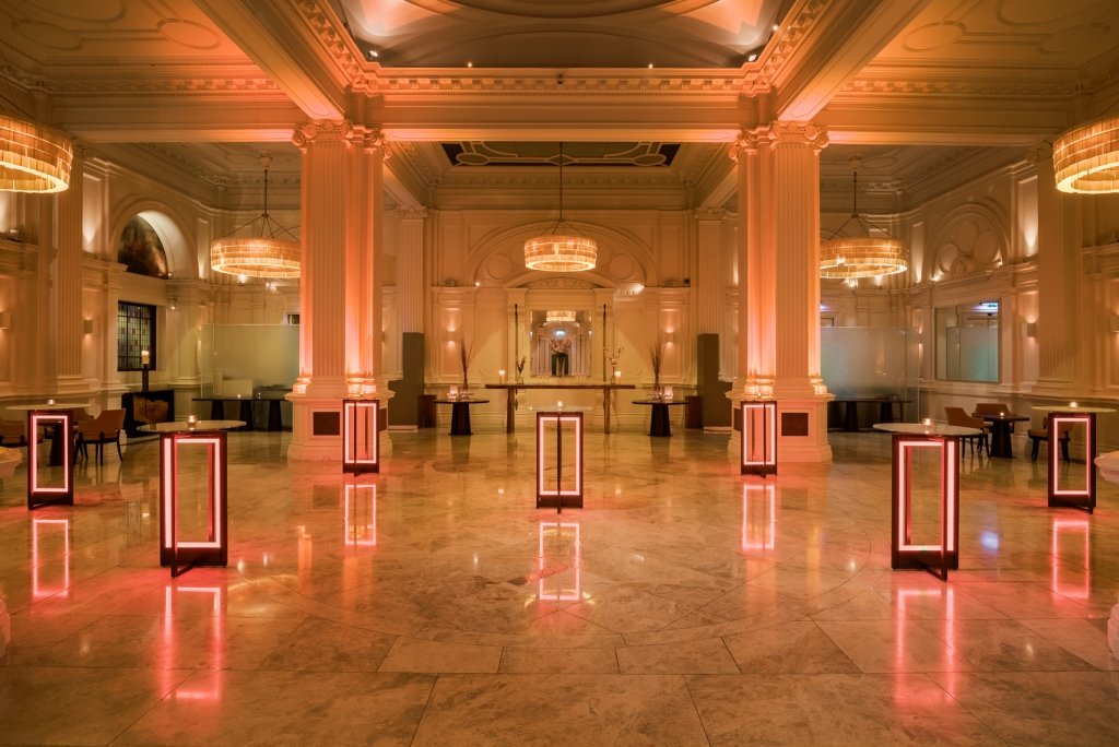 Pure_Consult's tweet photo. This weeks #VOTW is the stunning 1901 ballroom @AndazLondon
Grade 2 listed and beautifully light & bright its perfect for up to 250 for an elegant drinks reception or 180 for dinner
#eventprfs #londonvenues https://t.co/NnHW68Ctkh
