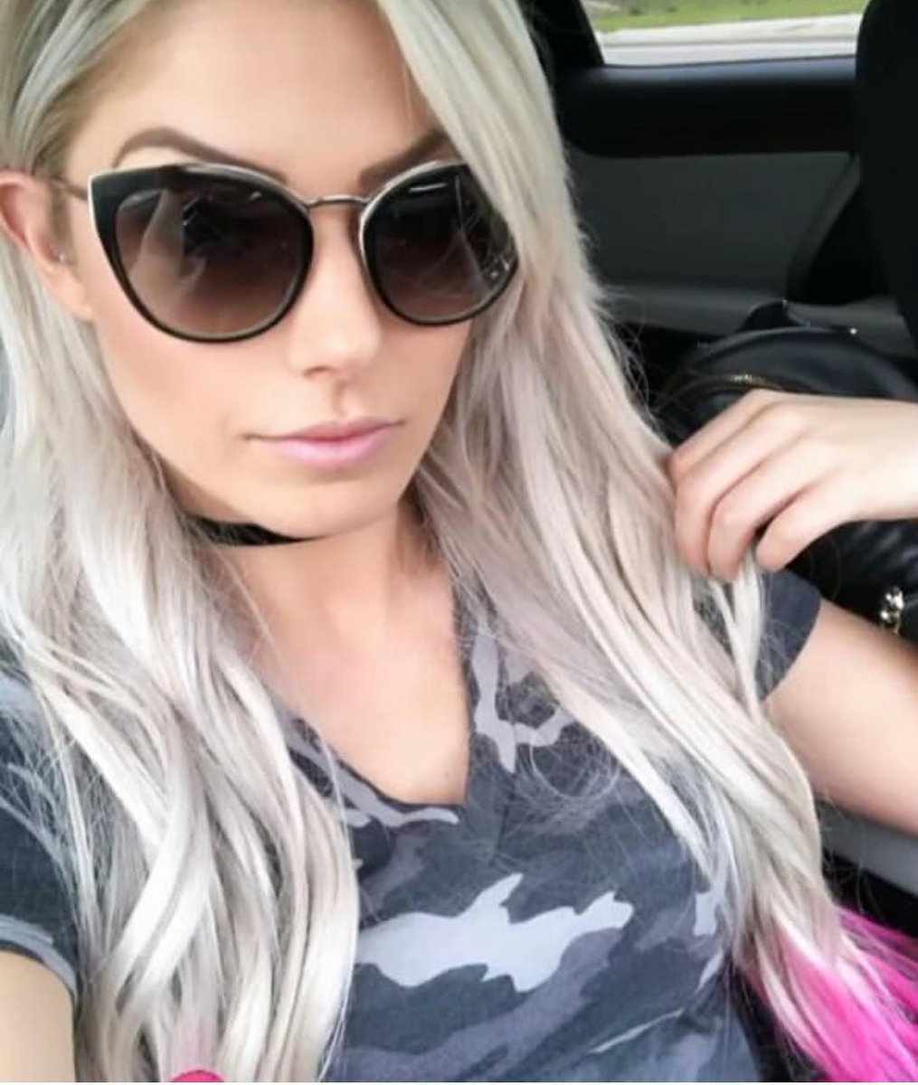 AlexaFansite's tweet photo. Via @AlexaBliss_WWE Instagram post https://t.co/hJeuSG4DGh