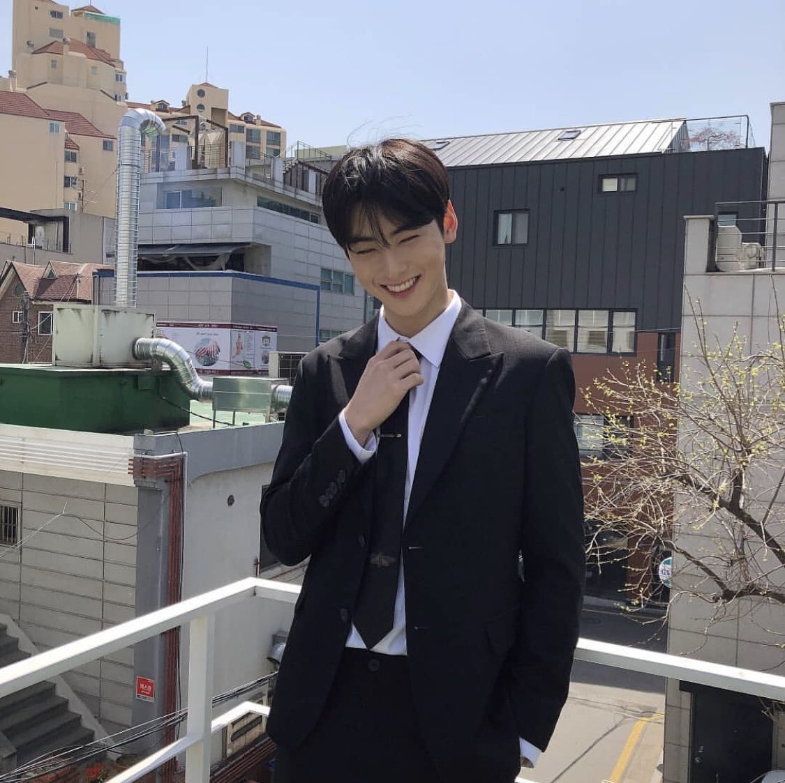 eunwooarchives's tweet photo. ↳ 190415
    cr. eunwoo instagram post
#차은우 ; #아스트로 https://t.co/fLu9pkbnPR