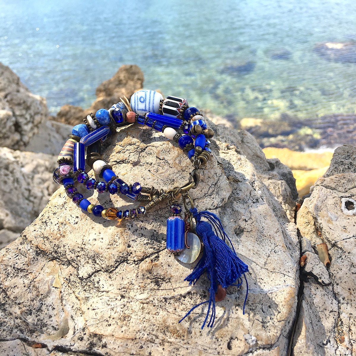 DamDomido's tweet photo. Bracelet précieux en perles rares
https://t.co/5akyLnUdrz
#bracelet #frenchbracelet #onepiece #pieceunique #bohojewels #laperruchecreations #bleu https://t.co/Gx5MEGNn2O