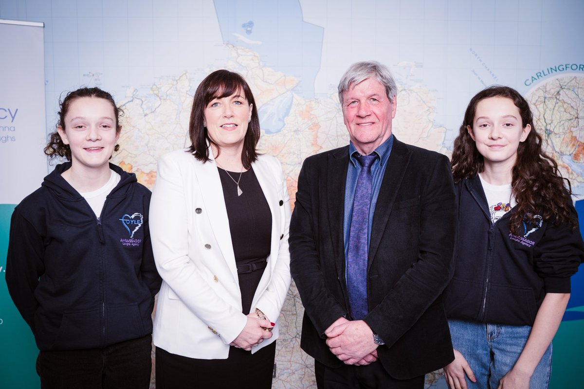 loughsagency's tweet photo. At our celebration event twins Alexi & Ellie spoke enthusiastically to TV Presenter Joe Mahon & Designated Officer Sharon McMahon about how important environmental based programmes like #FoyleAmbassadors are for young people. 2 new Ambassador programmes are running over Easter. https://t.co/YO9PbBRhLz