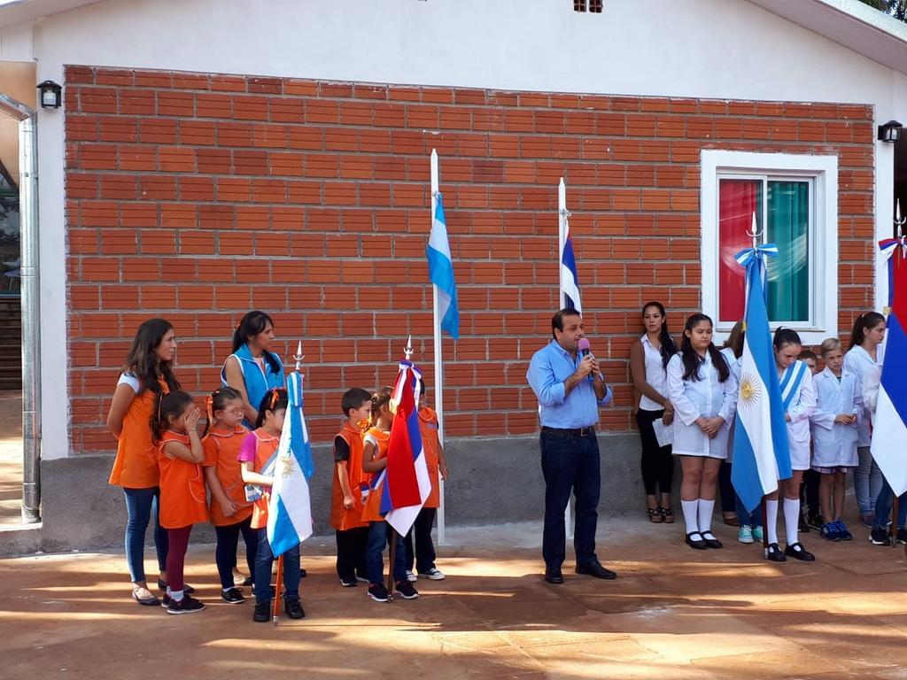 🥰 hermosa inauguración de la sala de 4 años del #NENI12 Ext 372 #Garuhape  👏🏻👏🏻👏🏻 
UDPM <a href="/ADOMIS_Misiones/">ADOMIS_Misiones</a> <a href="/udpm_misiones/">UDPM</a> Presente ❤🤩 
@ViceGobMnes <a href="/herrerayflia/">Oscar Herrera Ahuad</a> @Claudia26108504 <a href="/luismoro66/">Luis Alberto Moro</a> <a href="/MabelCortte/">Claudia Mabel</a>