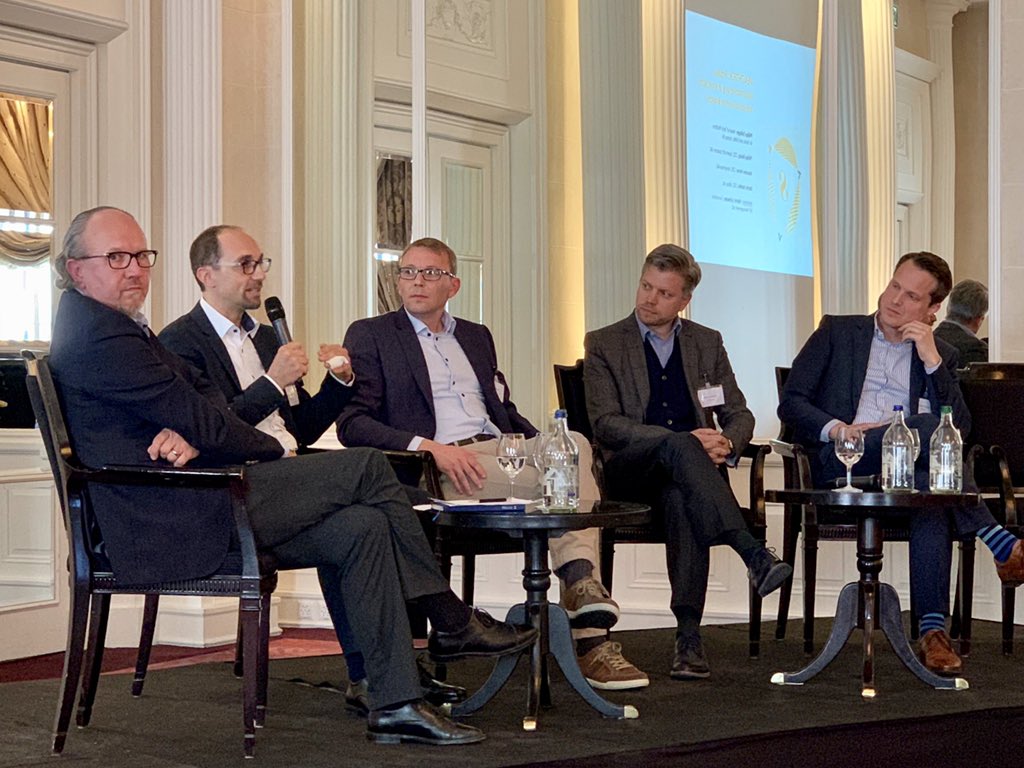 AltooAG's tweet photo. "Innovative Technologie in der 'letzten Meile', also der Interaktion zwischen Family Office und Endkunde schafft Differenzierungspotential und Kundenbindung“, so @mstadler_io.
Interessante Runde am heutigen #Sphere Event, zusammen mit #Assetmax , @expersoft und #evooq. https://t.co/ygKGaQRBME