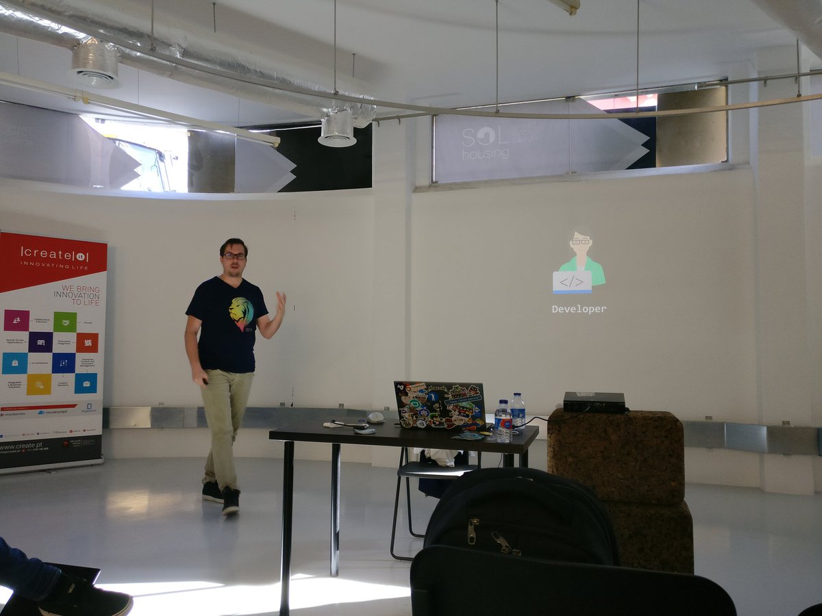 vigilnt's tweet image. @hboelman talking about AI @umbracoRoadshow #umbracoRoadshow #Umbraco @createit_pt