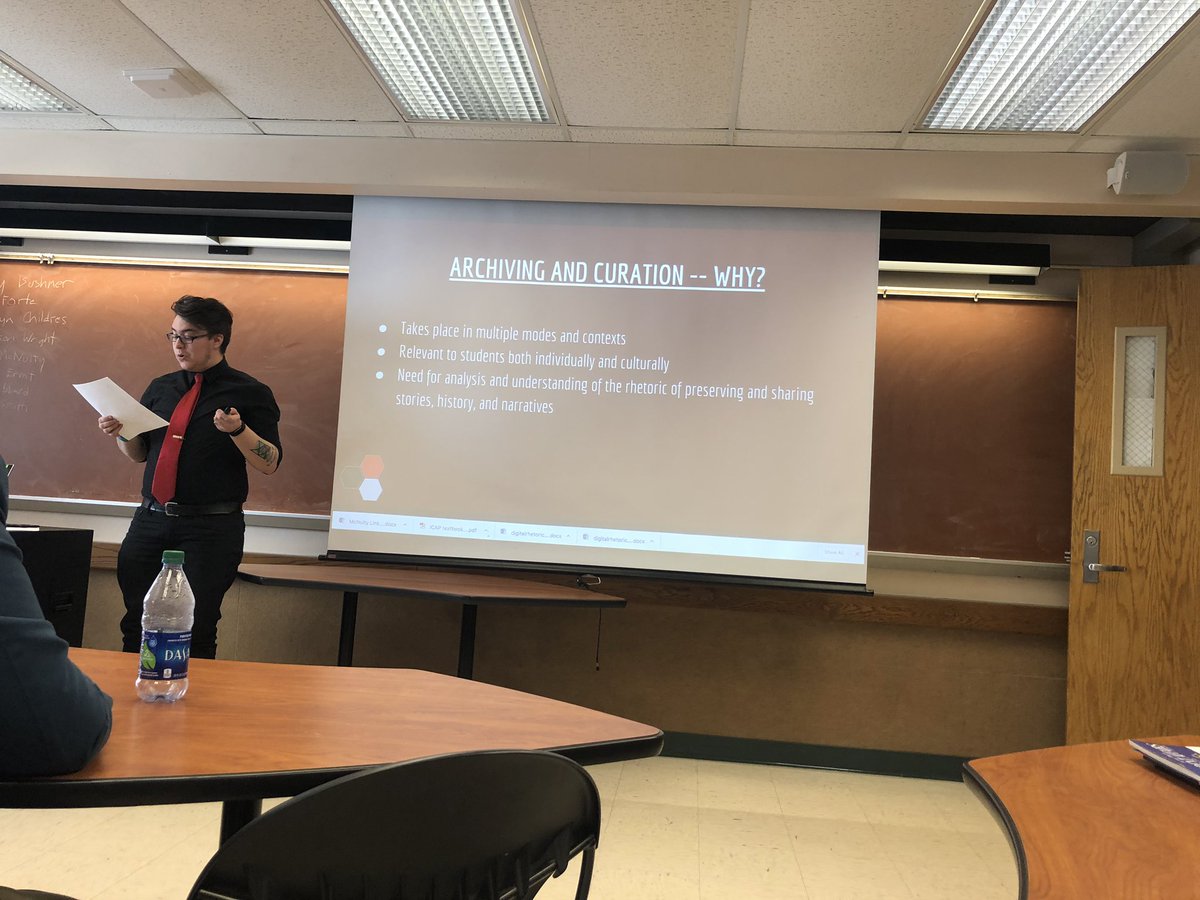 argella's tweet photo. Look at @theinsomniakid brilliantly explaining the need to teach archiving in professional and technical writing!!! So ππ» hecking ππ» smart ππ» #phdquest https://t.co/8oZhQNC6ah