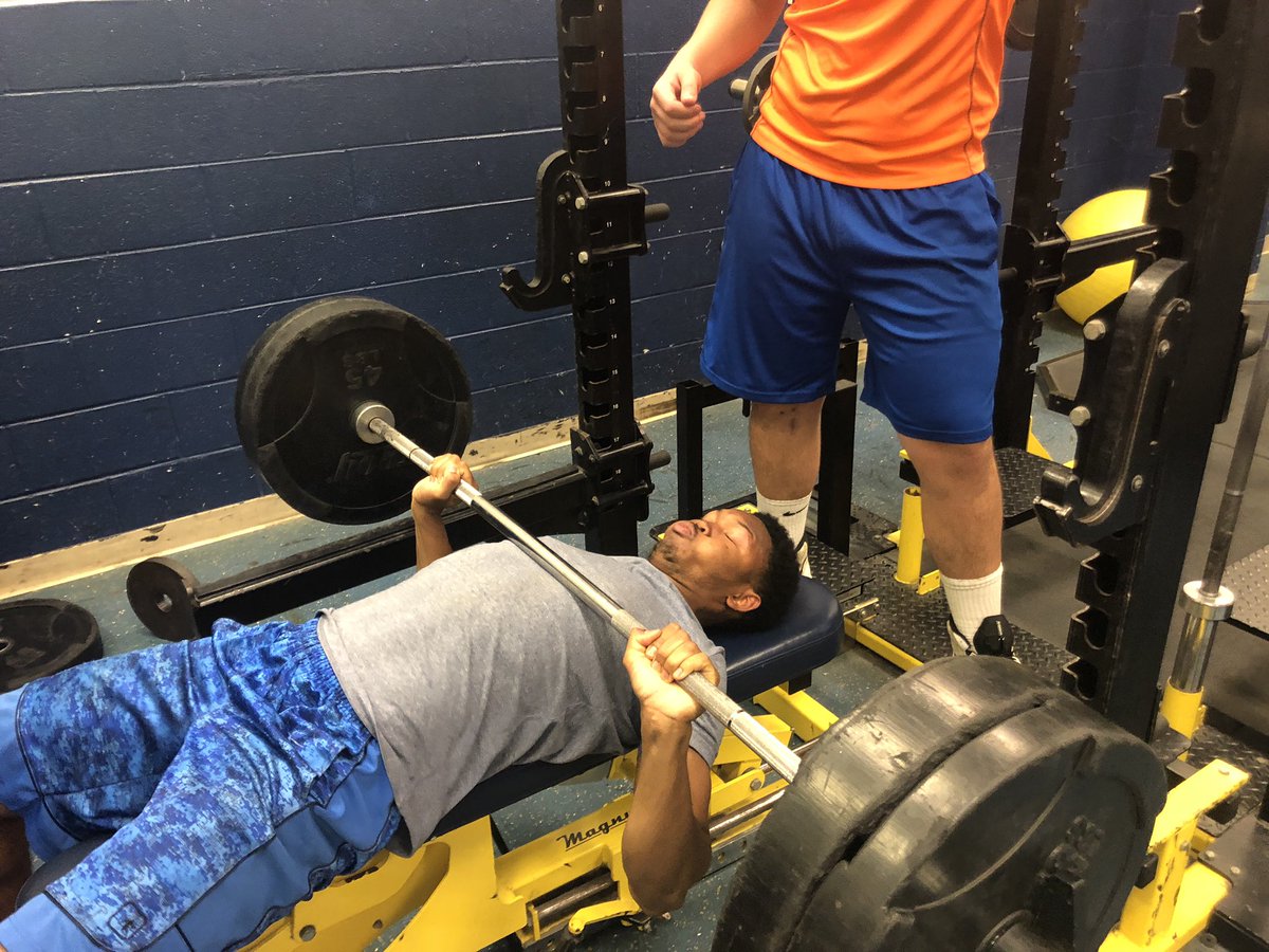 thebccbaronsfb's tweet photo. The season begins now #hustle #workout #baronsfootball https://t.co/sNe0KRIcON