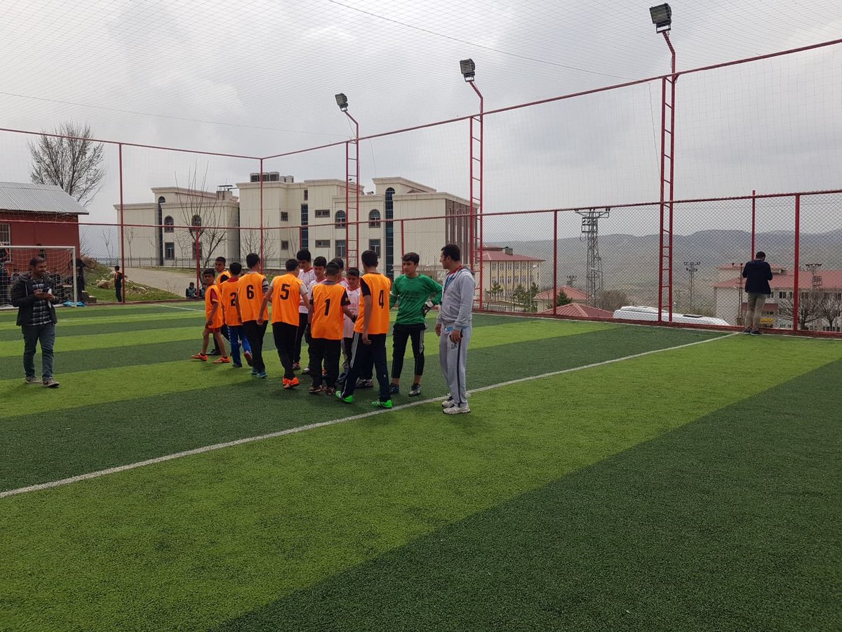 Futbol turnuvamız tüm hızıyla devam ediyor 1. Tur maçlarımız bugün sona erdi