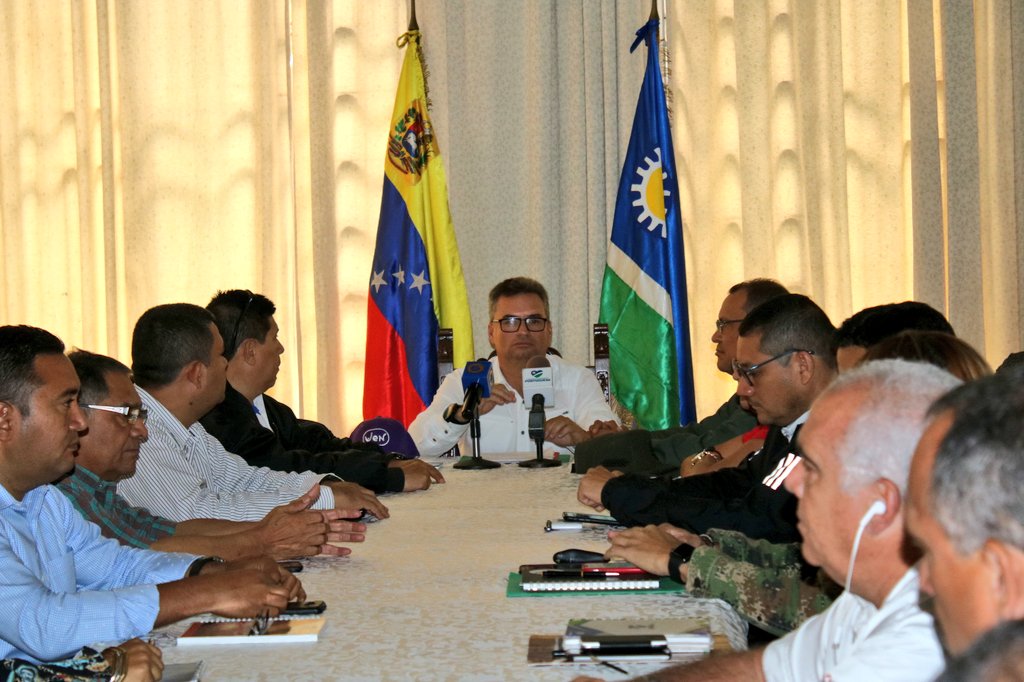 rafaelcalles's tweet photo. Reunión del Estado Mayor Regional en evaluación de la gestión de gobierno y planificación de nuevas estrategias de trabajo para el beneficio de nuestro Pueblo. @NicolasMaduro @DrodriguezVen @TareckPSUV @PartidoPSUV https://t.co/rK2y40I9pu
