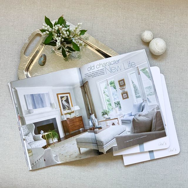 TheScoutGuide's tweet image. In need of some inspiration? Grab a copy of the May/June issue of @southernhomemag to step inside @annealtizerinteriors&apos;s charming 1931 cottage. #TheScoutGuide #designanddecor #southernhome bit.ly/2UEyi12