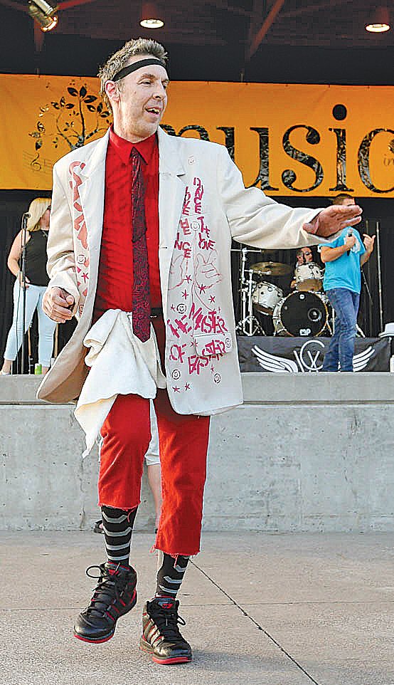 nightcam's tweet image. The Good Old Days: 11pm live shots outside the local post office on tax day. It was where I first met Speghetti Man outside the Royal Oak post office- he was an interesting character #PreInternet