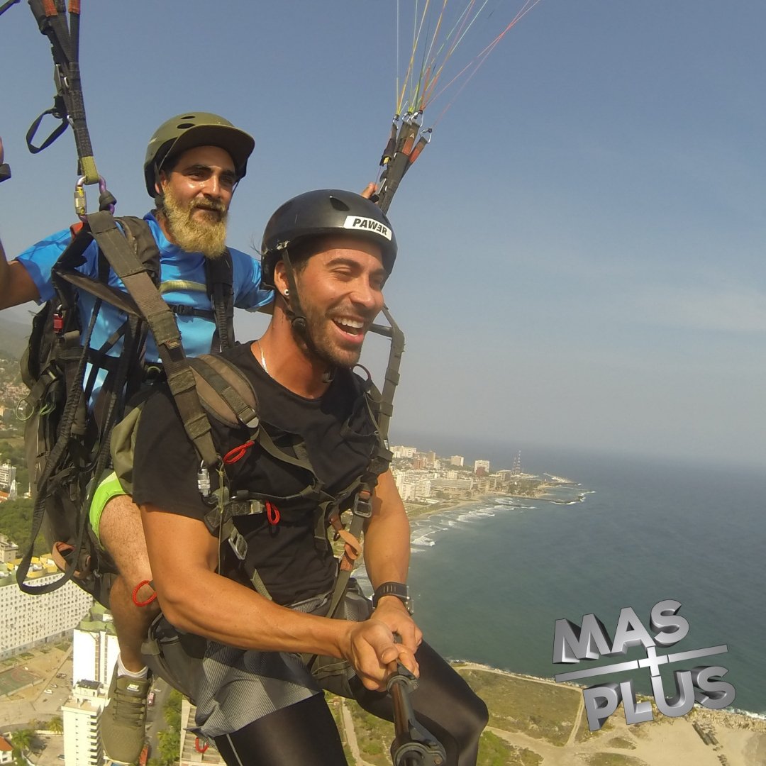 Siempre en busca de adrenalina Adrián Lara hará un vuelo en Parapente en las costas del estado Vargas con nuestros amigos de @parapentecaracas no te lo pierdas #MasPlus desde las 04:00pmPT /07:00pm. ET