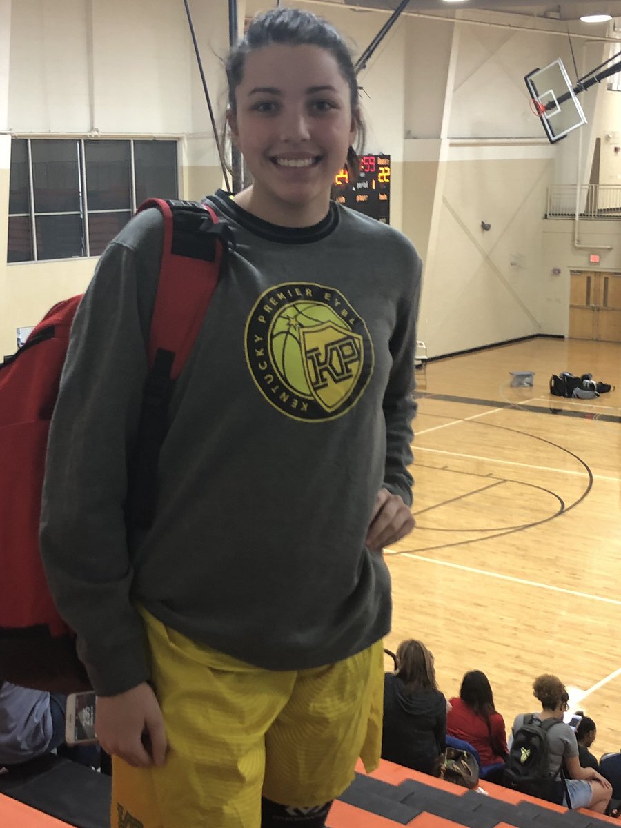 EMxyfu's tweet photo. Great weekend Showtime Shootout Murfreesboro Tn, KYP 16U Coach Cann @kenzie_maynard_ , @mandy_maynard https://t.co/LOiua5vwr4