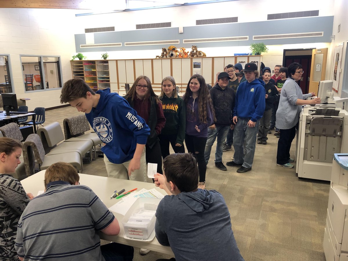 220 students at MHS participated in Student Vote thanks to <a href="/Civix_Canada/">CIVIX Canada (EN)</a> today. We are thrilled with the civic engagement and stay tuned for the results on Tuesday night.