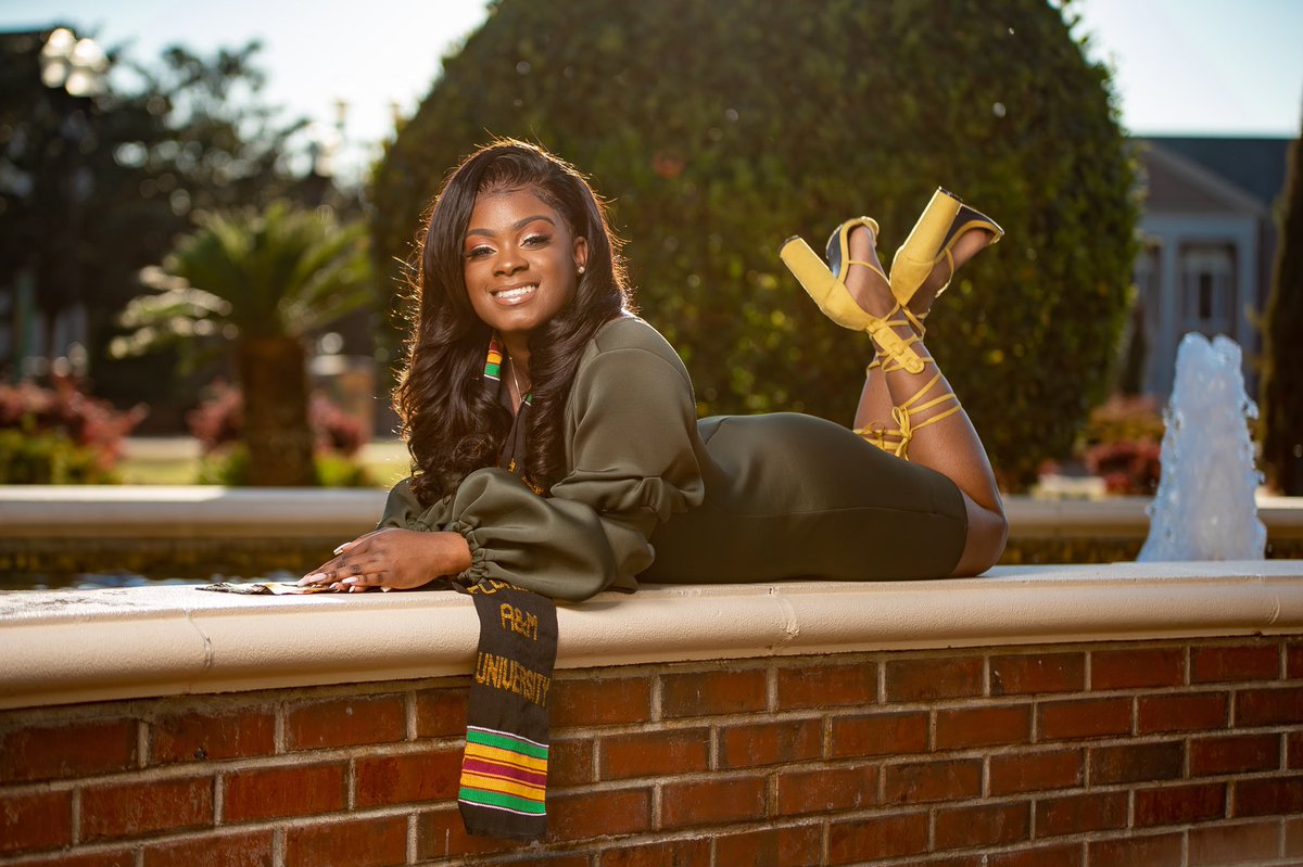 TiandraaaB's tweet image. Graduation is 17 days away 🎊🎉👩🏾‍🎓
#FAMU19 #May3rdWya #DegreedUp #PERIOD #FamuGirlsDoItBetter