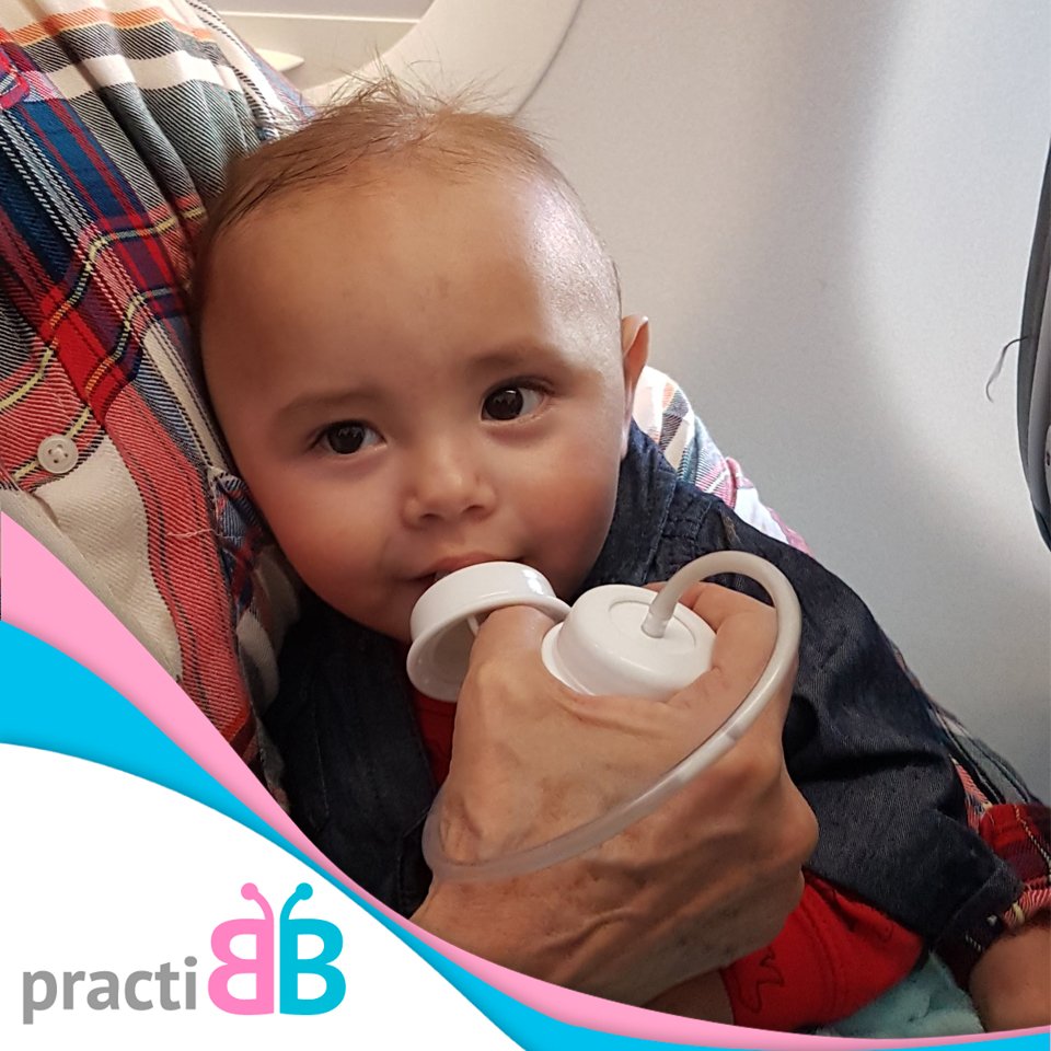 PractiBB's tweet photo. ¡Tus viajes serán más cómodos! Sin accidentes, como derramar leche 
¿Tú ya tienes tu biberón manos libres? #Practibb https://t.co/wsEcq3uZcY