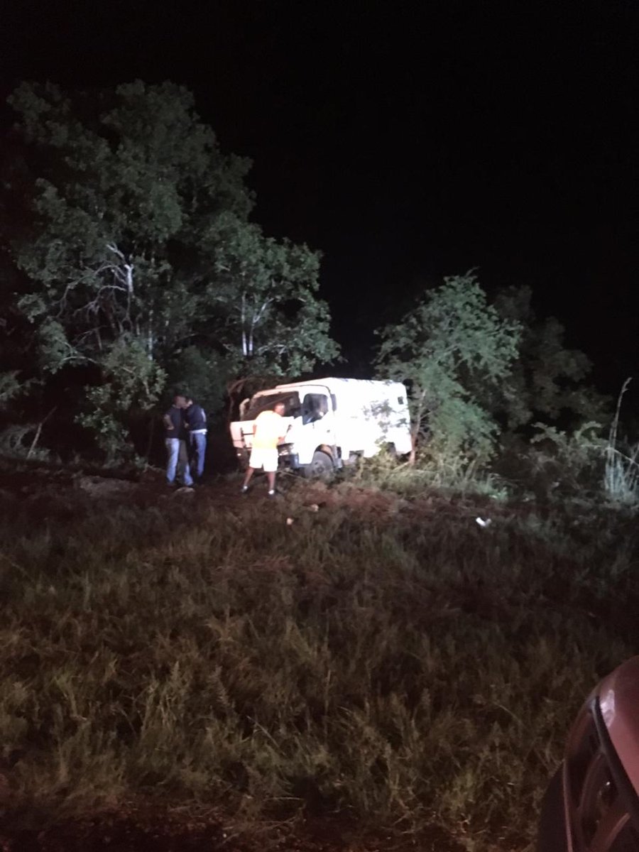 crimeairnetwork's tweet photo. ARMED ROBBERY : MONEY TRUCK HIT. R529 KHANGELA. LP. SHOTS FIRED. GUARDS INJURED. PERPS IN GETAWAY MUSTARD LEXUS. https://t.co/rVT0EXpAJx