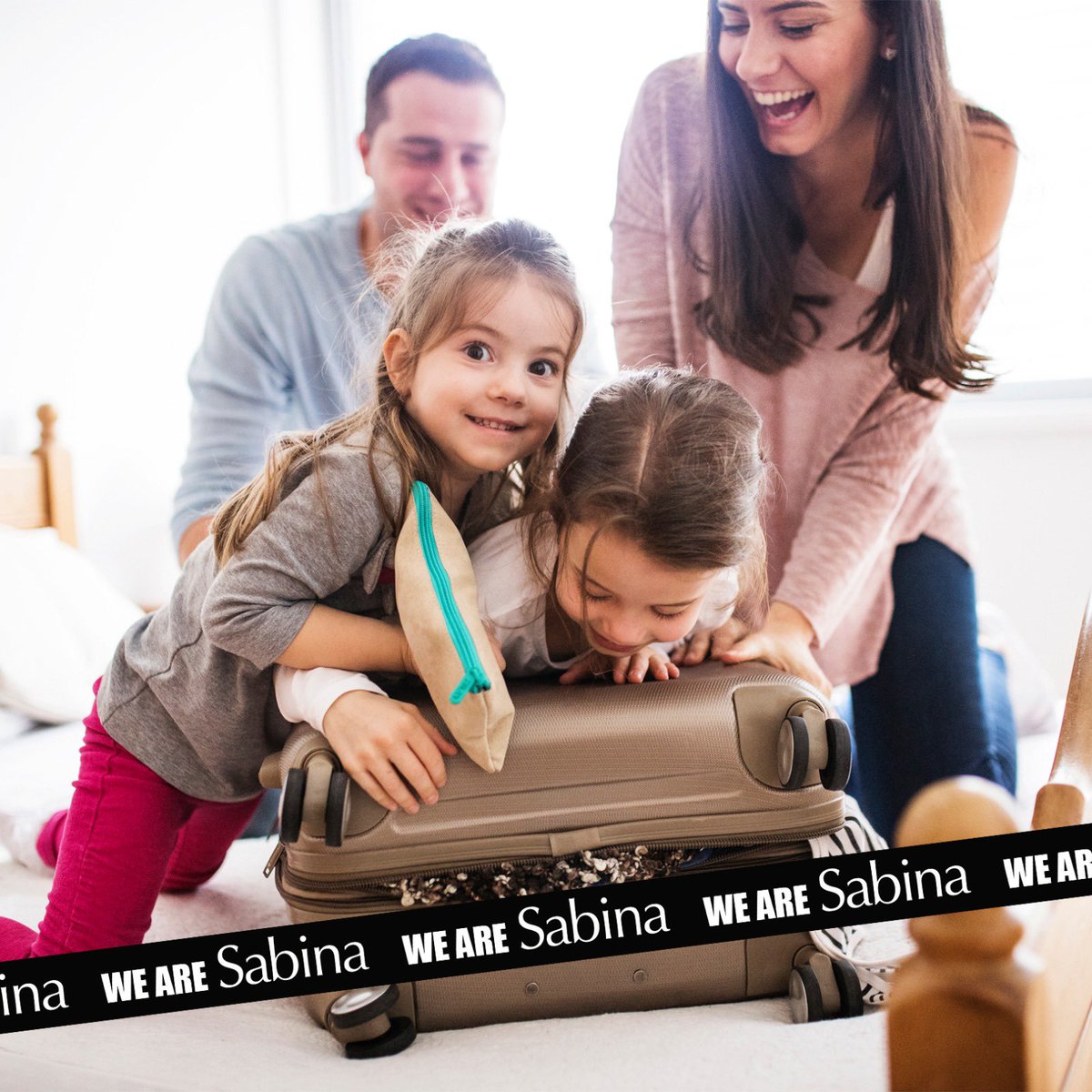 Empiecen cuando empiecen tus vacaciones, vienen días de sol, ¡que bueno que puedas llevarnos contigo para proteger tu piel! ☀️ Consulta el catálogo de solares en nuestras tiendas y no corras ningún riesgo innecesario. #WeAreSabina #SemanaSanta #ProtecciónSolar