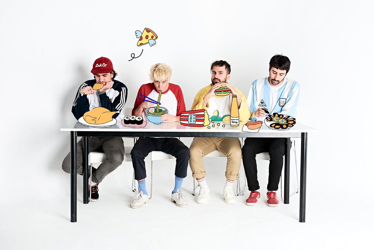 'Food Compilation' es la sorpresa de <a href="/soloastra/">Solo Astra</a>. Un LP con temas ya publicados y otros inéditos, pero todos ellos con la comida como protagonista. Conquistados por el estómago 💥 mondosonoro.com/noticias-actua…