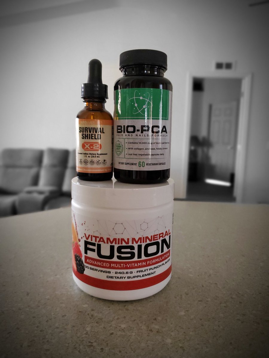 AmandaSielen's tweet photo. Daily routine for that off the grid living out here in AZ! #infowarslife #infowarsstore #infowarshealth #FreeAlexJones #ForbiddenInformation https://t.co/Ua3ruvlNs4