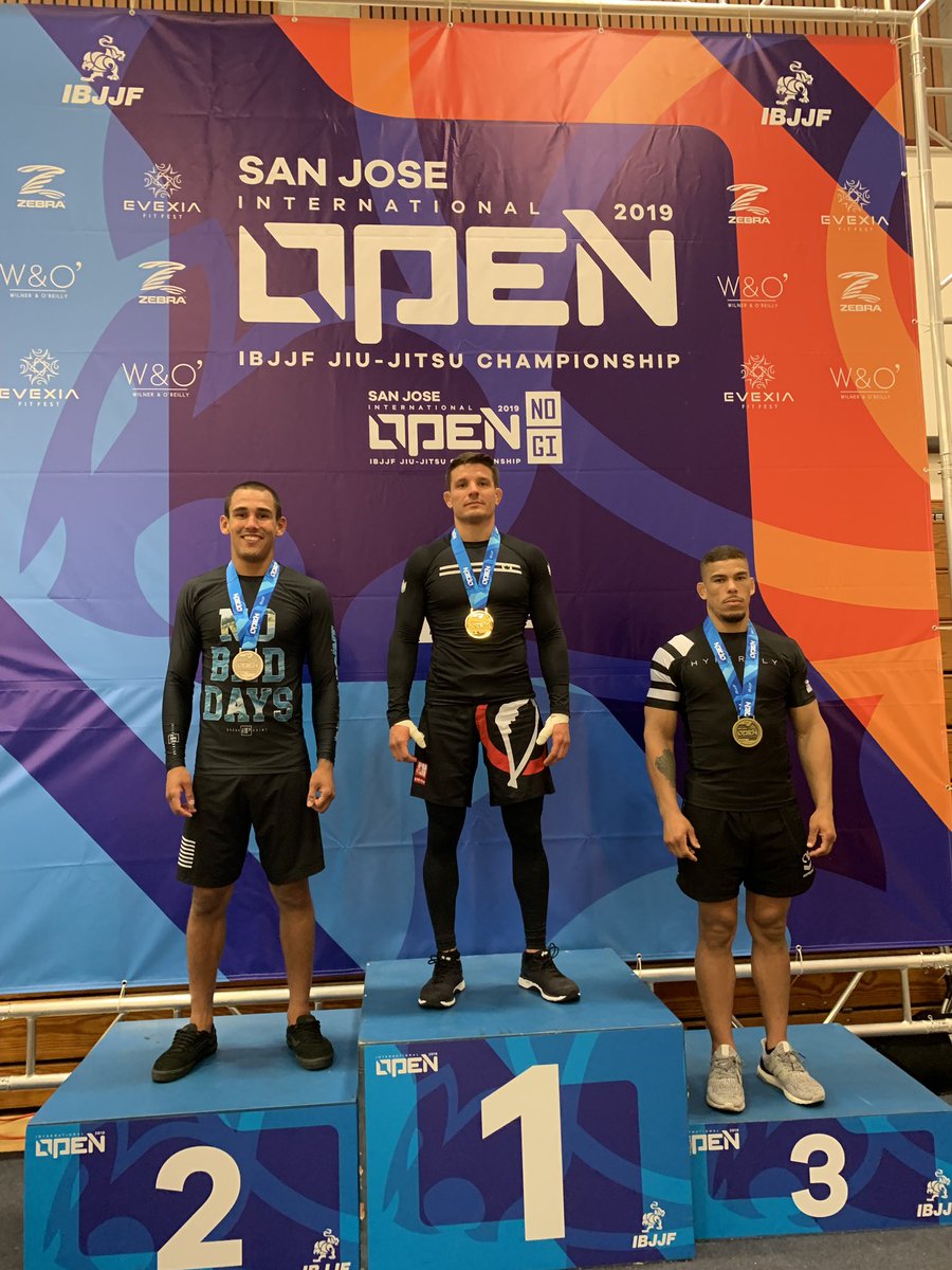 Kauanbarbozabjj's tweet photo. Muito bom poder estar de volta às competições, esse fds lutei o San Jose Open e acabei ficando em terceiro na minha categoria de kimono e segundo No Gi. 🥉🥈
Obrigado Papai do Céu pela oportunidade de trabalhar com o que eu amo e obrigado à todos os envolvidos. 😄🙏🏼 
#KBstyle https://t.co/P7Snv6OOIi