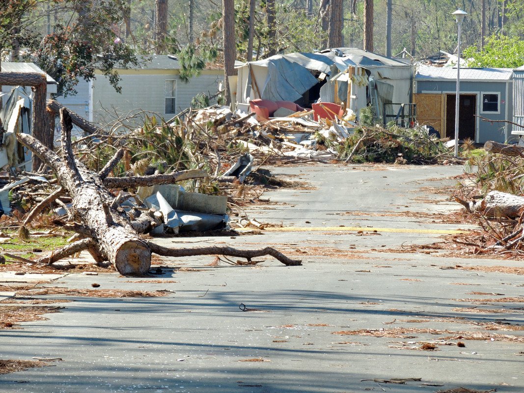 WorldRenew_DRS's tweet photo. There is a tornado watch in several states as after at least 8 deaths in US south as powerful storms bring floods. Lord, we pray for comfort and protection for all those affected. 

#Pray
#PrayMonday
#TornadoWatch https://t.co/z0a9SITjSp