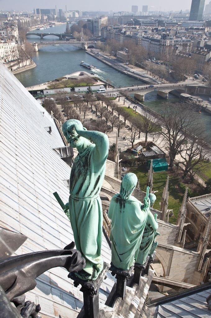 Right now, feeling so SO grateful that only 4 days ago the 16 copper statues were taken down from the spire of #NotreDame.
12 apostles + 4 evangelists (St Luke = steer, St Mark = lion, St John = eagle &amp; St Matthew = angel)
They, at least, are safe. 
😓