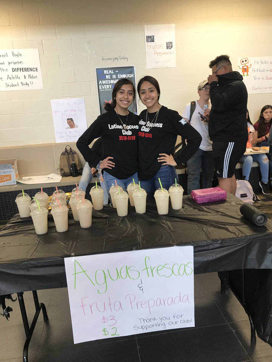 AlhsLatino's tweet photo. Latino success SOLD OUT! Thank you to everyone who bought their fruta and aguas! #lationsunited #LynxNation https://t.co/NkqfmOo3dv
