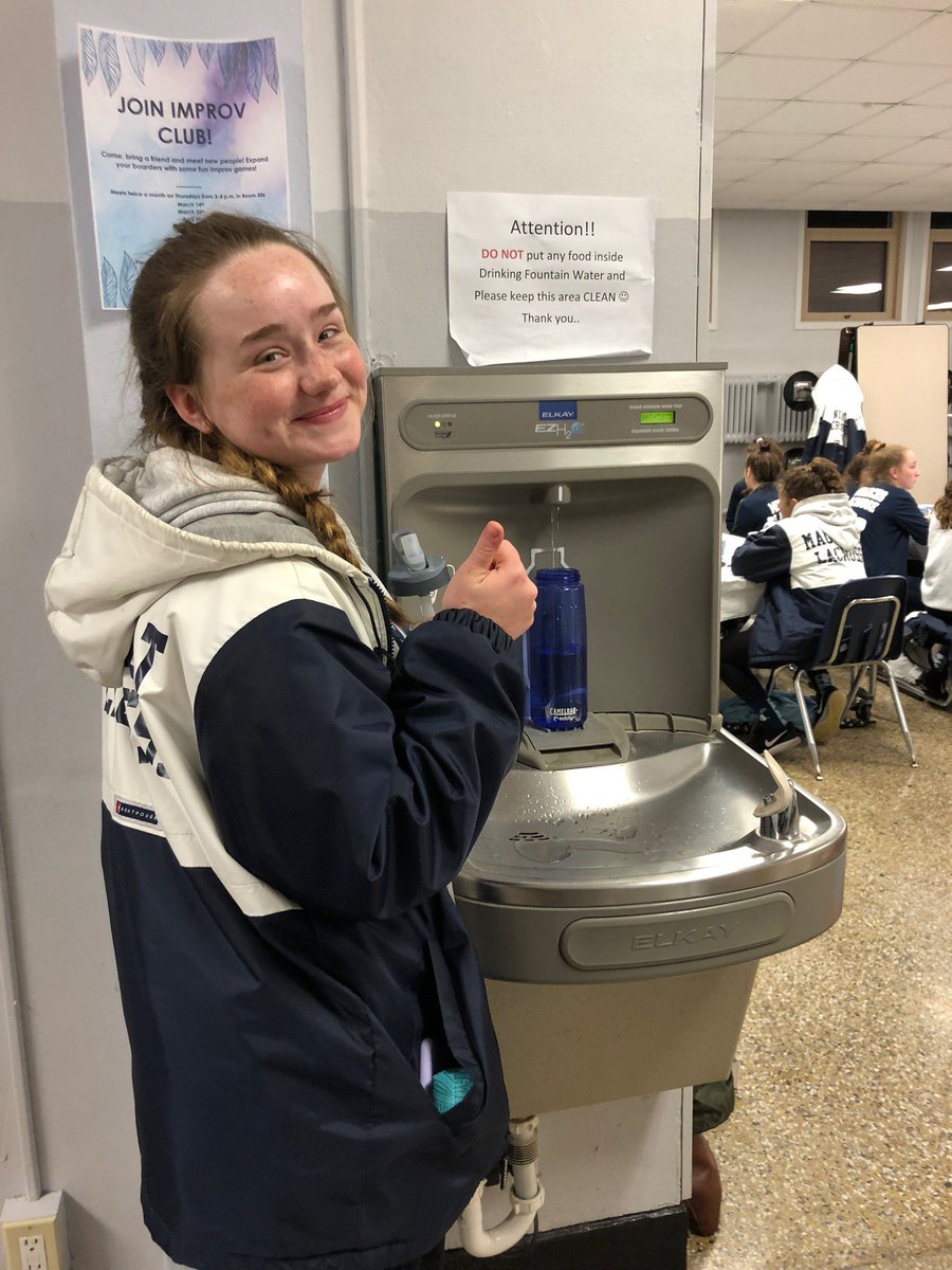 StopOceanPollu2's tweet photo. Did you know that 60% of ocean pollution is un-recycled plastic??? That problem could easily be solved by using a reusable water bottle! @BoddyKel #magsagape19 #oceanpollution #oceans #stoppollution #world #global https://t.co/19dMi1rqds