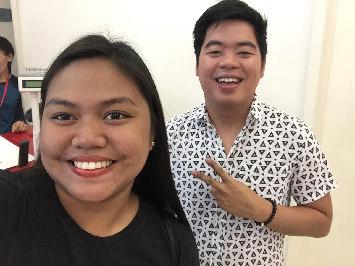 ALLYDLCRZ's tweet photo. Hi kuya @SiMattNicolai Thankyouuu at napadpad sa penshoppe😊 Lvlv po.❤️☺️ Thankyou so much po sa picture . IDOL☝🏻😍 #LATE #03/10/19 https://t.co/pKH3b1HnYa
