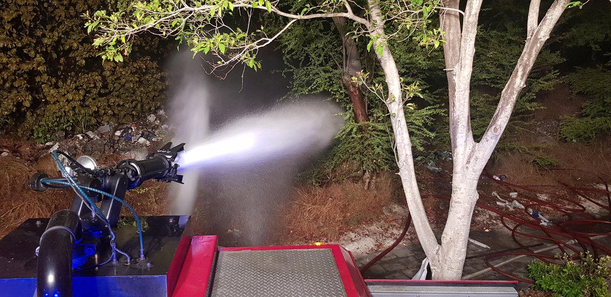 AirportFire_mv's tweet photo. At 1500hrs we responded to the sight of a grassland fire in Hulhumale. We worked with @PoliceMv &amp; @MNDF_Official to bring this fire under control. As of now 99% of this fire is extinguished. We are on the scene working with security and emergency service. https://t.co/1s2Ens5COM