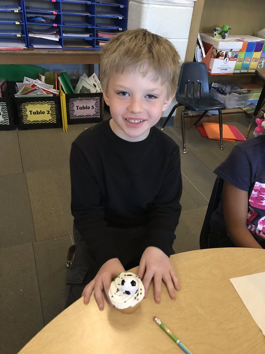 msjohnson_1st's tweet photo. Happy birthday! #PattengillPride https://t.co/fjMMWCpgu9