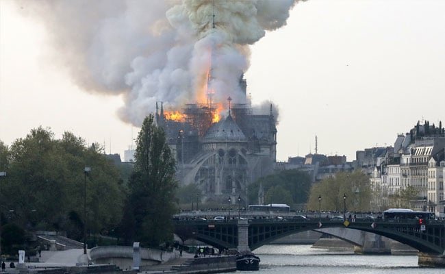 steve_sps's tweet photo. Notre Dame Cathedral on fire..

This is so terribly sad. 
Had the pleasure to visit this beautiful building many times. 

Sadly it looks like there won’t be much of it left as this devastating fire takes hold. 😢

#NotreDame
#Paris https://t.co/AFoyx5eBRt