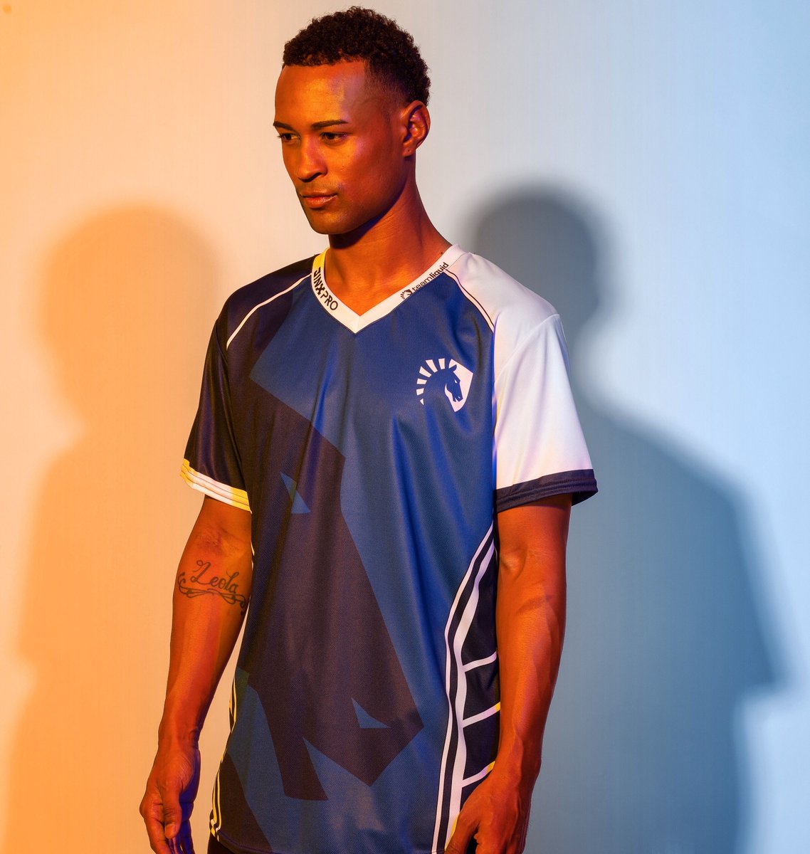 RapidThreads's tweet image. The fastest growing sport meets the fastest on demand e-sports apparel manufacturer. 🎮 #RapidThreads #LeagueApparel