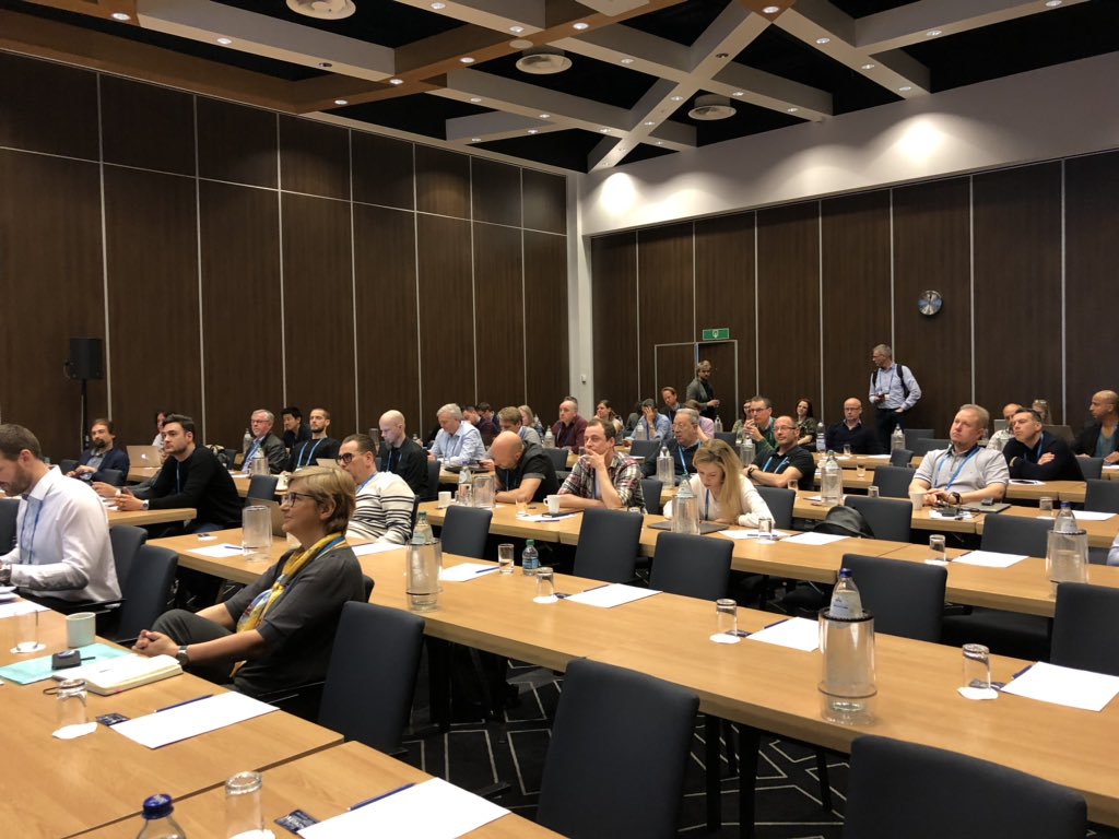 CezaraWindrem's tweet photo. Theres so much more to VR than just games and entertainment and itโs so rewarding when you get to share insights and people come over afterwards to tell you how you just opened a new perspective that they hadnโt thought about before #VRforAll #VRforHealthcare #VRandWellness https://t.co/L1SR0jlPzR