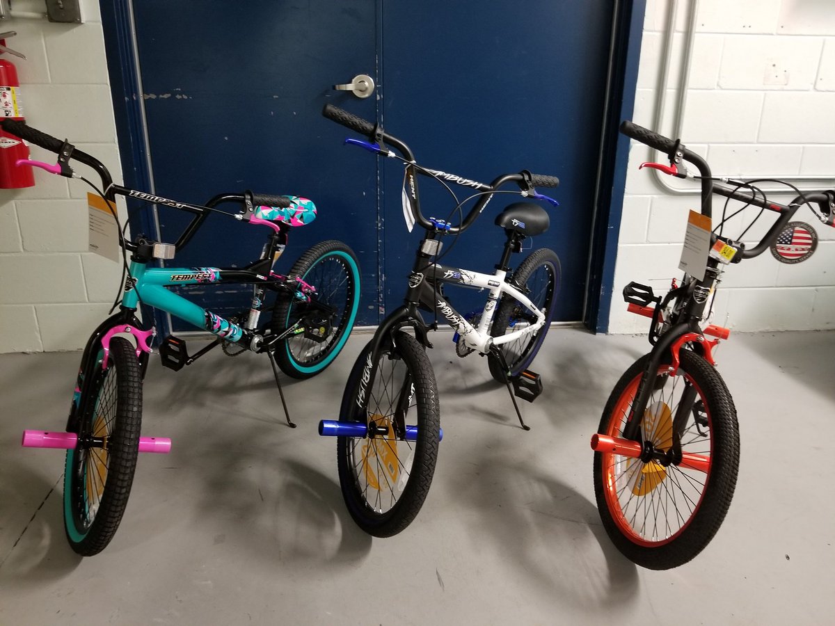 dayankee's tweet photo. Prizes for our May writing contest at @ENMGators. Kids will create and write advertisements for the theme "Be Active!" Hoping for many quality entries. #ccpssuccess #writing #mschat https://t.co/HTd9t2yEPt