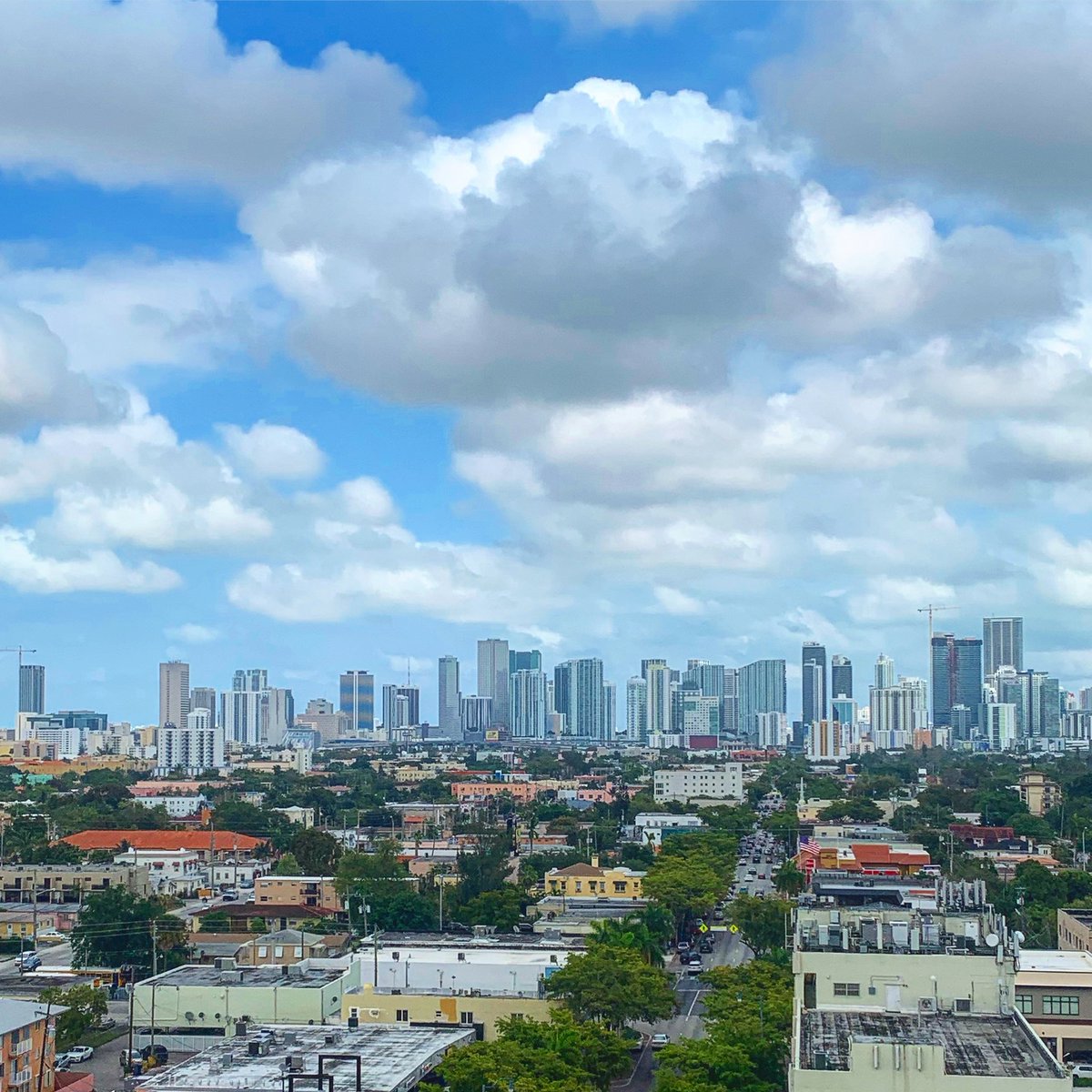 Lovely panorama view of #brickell and #downtownmiami from the famous local neighborhood of #littlehavana ! Vibrant neighborhood full of #cubanculture and #latinculture. Home of #calleocho #maximogomezpark #towertheater #intownmiami and minutes away from Brickell, downtownmiami.