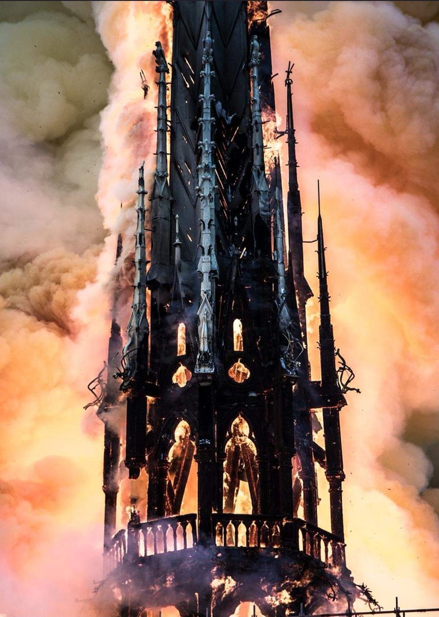 TL_Delarue's tweet photo. #NotreDame incompréhension, tristesse, larmes aux yeux... Une grande Dame va s'éteindre😔...
✊Force A tous les Pompiers qui actuellement, sont A l'oeuvre corps et Âme. 😢😓 https://t.co/DhkazYcxup