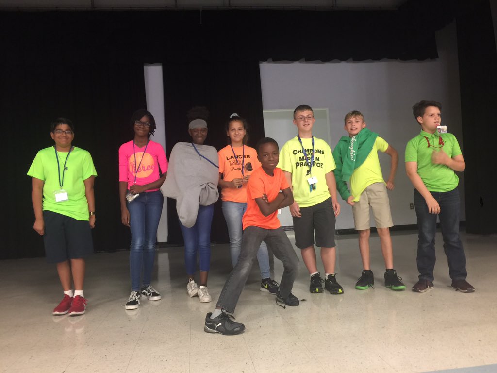 AP_Turner25's tweet image. Stand back because our futures are shining bright!! #AVIDAwarenessWeek @MsColleenCarney @Vela_Ldrshp