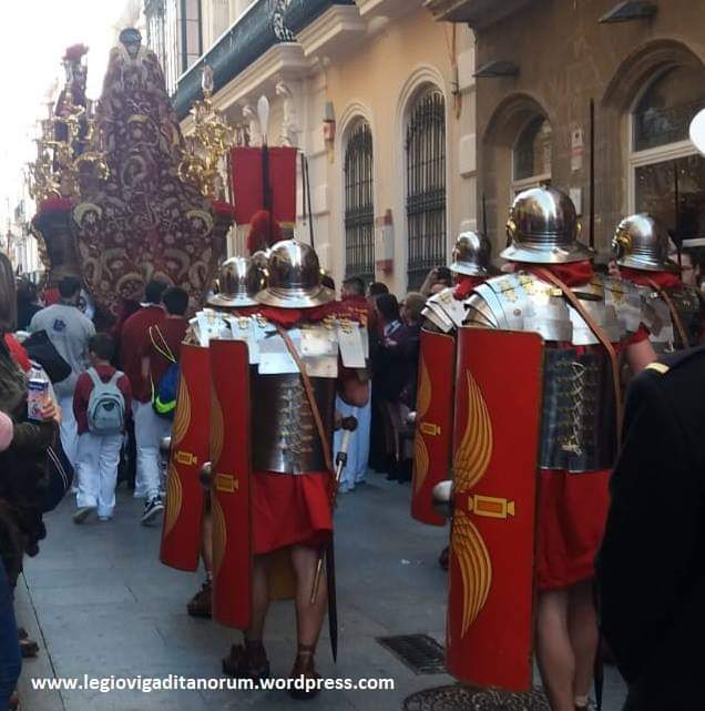 Órdenes de mando en Latín del Centurión de nuestra #LegioVI

- INTENTE: Atentos.
- MILITE: Firmes.
- PROCEDITE: Avancen.
- CONSISTITE: Alto.
- LAXATE: Descansen.