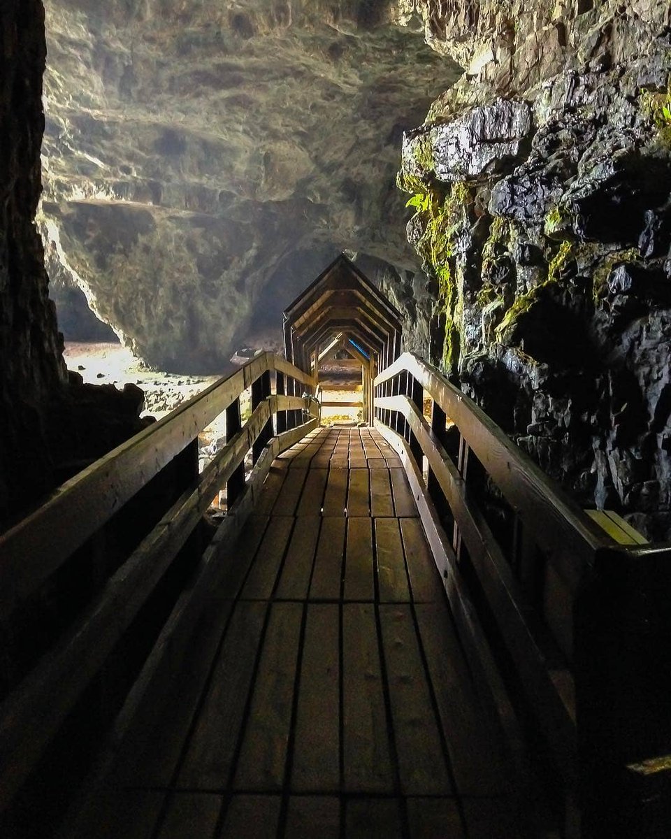 Hands up who wants to explore Smoo Cave? 🙋 #NC500 📍 Durness, Sutherland 📸 IG/cumbrian_stargazer