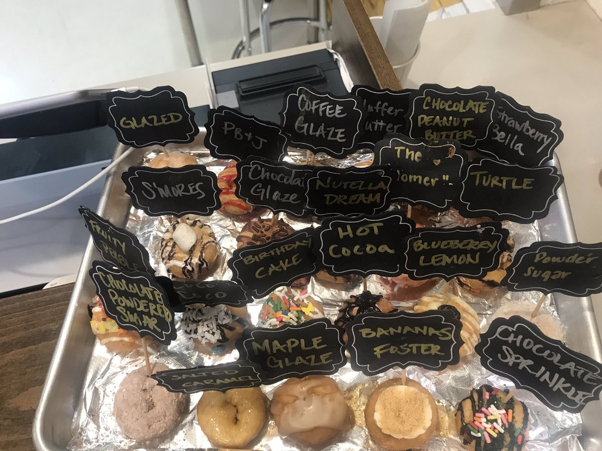 MeaganWristen's tweet image. Enjoying so hot mini donuts from @thedapperdoughnut at the @GalleriaDallas #visitaddison #stayandplayaddison