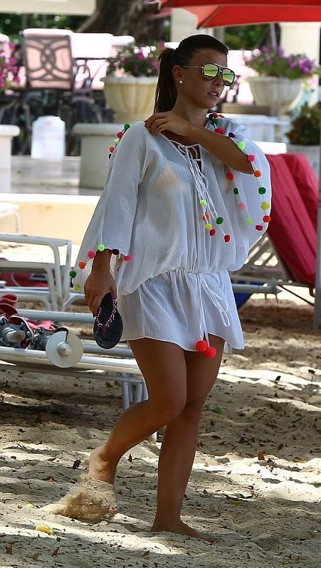 lovesadores's tweet photo. The Stunning @coleenroo spotted in the LouLou Dress 💛💙💚 Shop Now https://t.co/CFhsjDDAu4

#lovesadores #loveitadoreit #summerstyle #womensfashion #beachdress #summerdress #celebrityfashion #fashionboutique #onlinefashion #summerootd #shopcelebrityfashion https://t.co/Ymi0JTgLVU