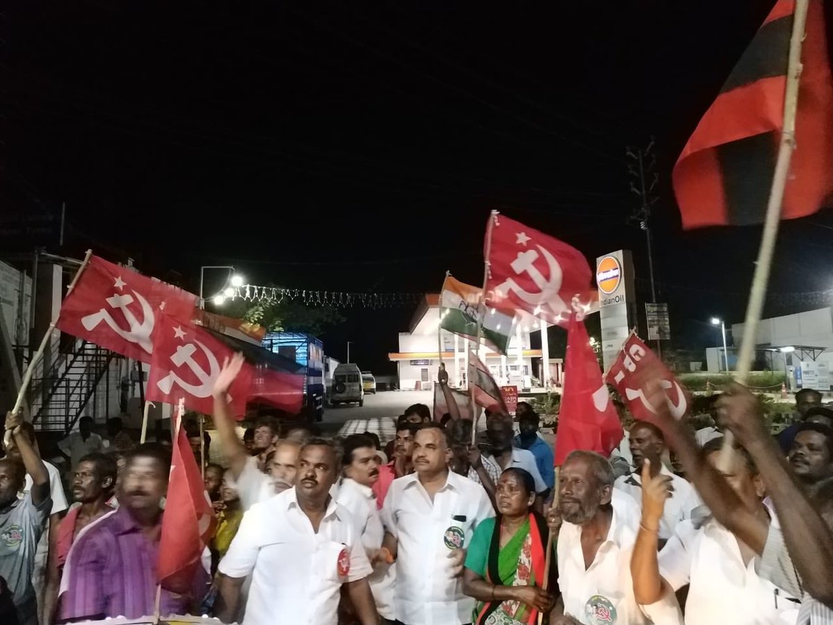 PRNatarajan's tweet photo. ஆர்வத்துடன், எதிர்பார்ப்புடன், யாரை ஜெயிக்க வைக்க வேண்டும் என்ற தெளிவோடு கூடும் மக்கள் கூட்டம் , நமது வேட்பாளர் P.R.நடராஜன்
#VoteforPRN #VoteforCPIM #KovaiforPRN #KovaiforCPIM #Coimbatore #DMKAlliance #LokSabhaElections2019 https://t.co/4i0461koIe