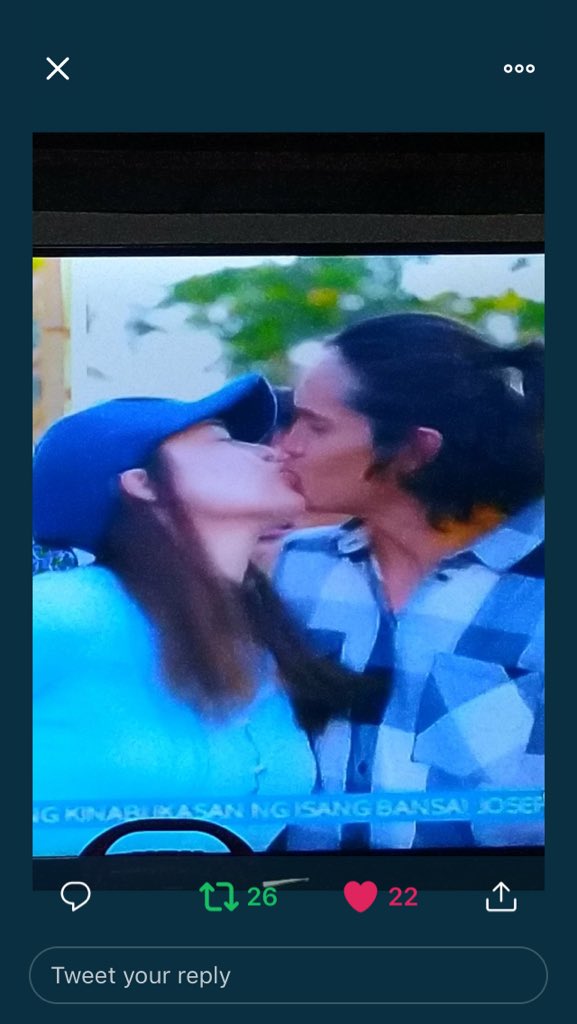 FanModeOn313's tweet photo. Imagine the attempts if the HEIGHT DIFFERENCE is not their height difference. Buti nalang love natin ang height difference nila. PERFECT talaga sa kiss ๐ #TODAMatindingLaban https://t.co/8E3FB2bHhs