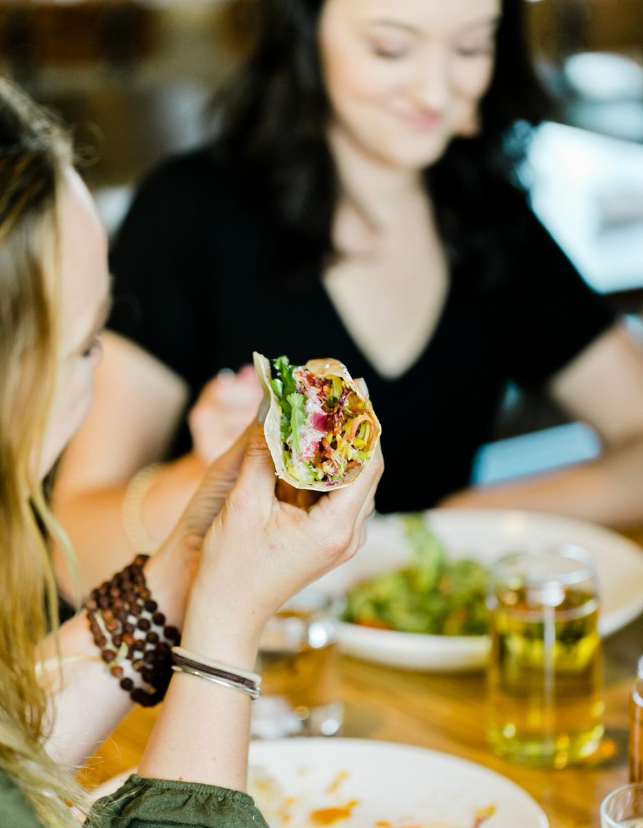 vidasantacruz's tweet photo. BLACKENED FISH TACOS made with:

🌮'Siete' Grain-Free Tortilla @sietefoods
🌱Cilantro
💛Mango Lime Slaw
🥑Raw Manchego

Happy Monday! https://t.co/500FkGKUl7